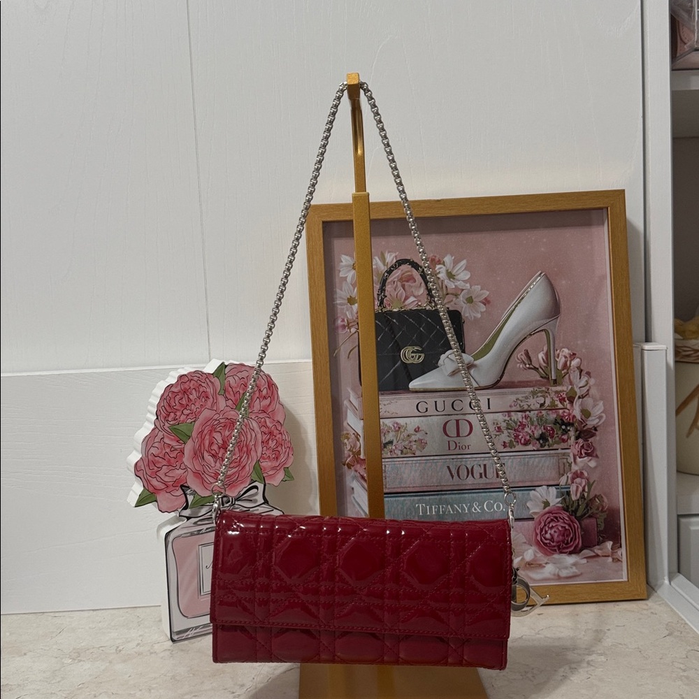 DIOR ♥️ patent cannage wallet on chain ♥️ - Picture 2 of 15
